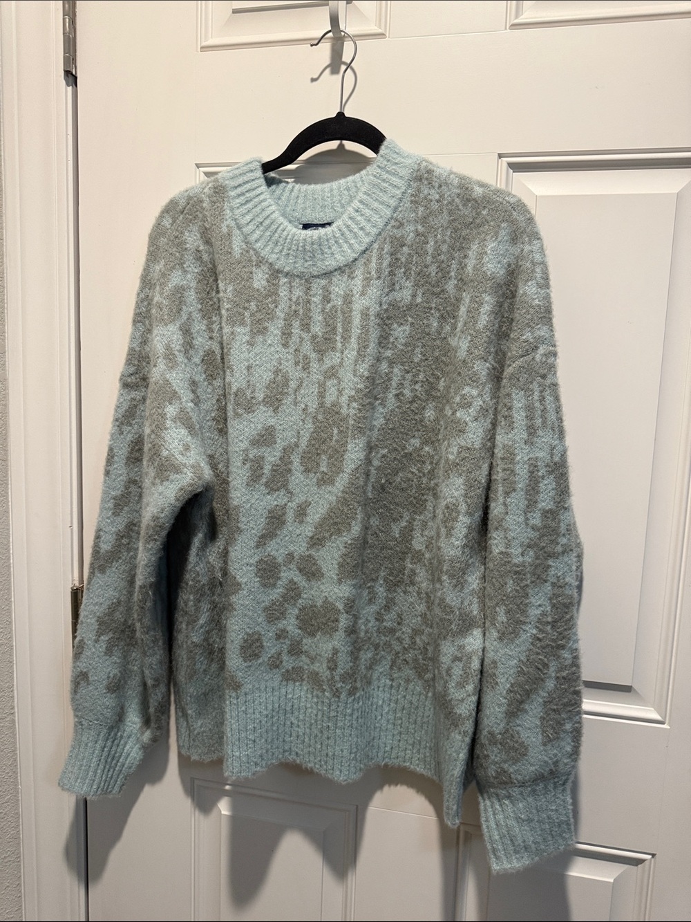 Cozy Leopard Print Crewneck Sweater - Light Blue and gray